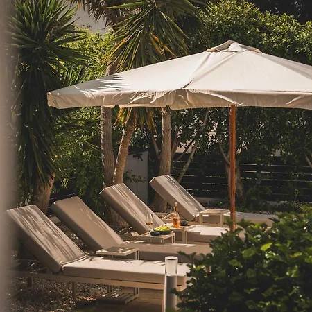 Villa Private Pool Coral Bay - Walk To